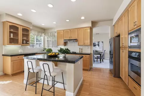 Kitchen - 5216 Wyndham Oak Ln, Carmichael, CA 95608 photo 3 of 6