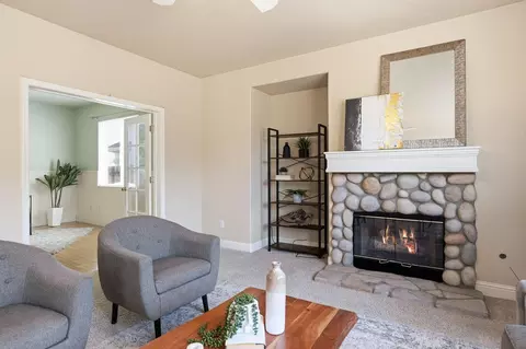 Living - 5216 Wyndham Oak Ln, Carmichael, CA 95608 photo 7 of 10