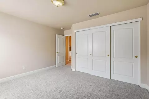 Bedroom - 5216 Wyndham Oak Ln, Carmichael, CA 95608 photo 6 of 8