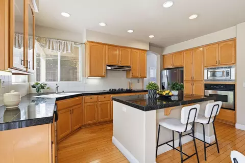 Kitchen - 5216 Wyndham Oak Ln, Carmichael, CA 95608 photo 4 of 6
