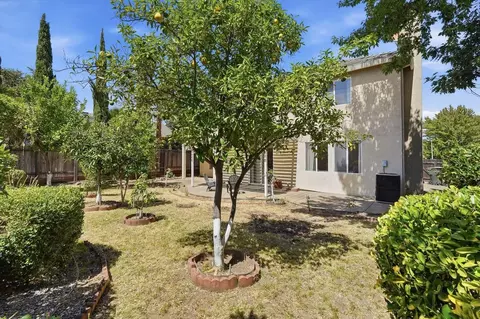 Exterior - 5216 Wyndham Oak Ln, Carmichael, CA 95608 photo 4 of 5