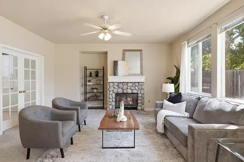 Living - 5216 Wyndham Oak Ln, Carmichael, CA 95608 photo 3 of 10