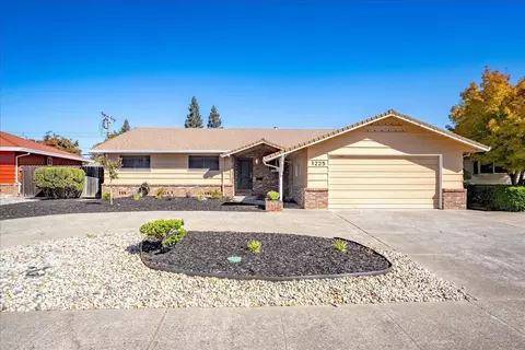 1225 56th Ave, Sacramento, CA 95831