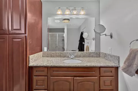 Bath - 8615 Palladay Rd, Elverta, CA 95626 photo 1 of 8