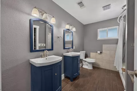 Bath - 8615 Palladay Rd, Elverta, CA 95626 photo 6 of 8