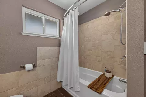 Bath - 8615 Palladay Rd, Elverta, CA 95626 photo 7 of 8