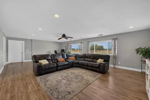 Living - 8615 Palladay Rd, Elverta, CA 95626 photo 1 of 2