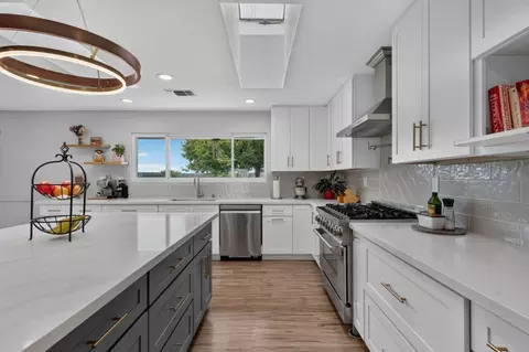Kitchen - 8615 Palladay Rd, Elverta, CA 95626 photo 6 of 8