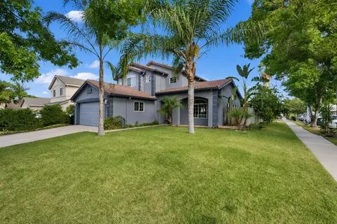 Exterior - 901 Alcoy Dr, Ceres, CA 95307 photo 2 of 10