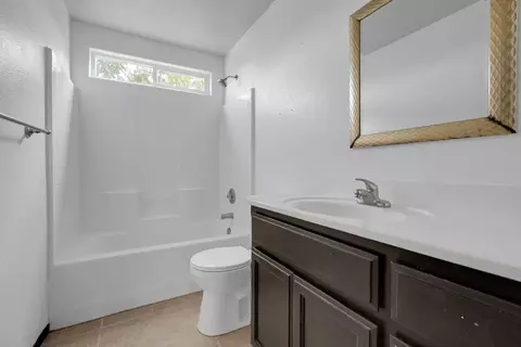 Bath - 901 Alcoy Dr, Ceres, CA 95307 photo 2 of 2