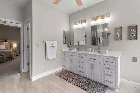 Bath - 3103 Monarch Ct, Rocklin, CA 95765 photo 3 of 4