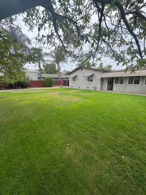 Exterior - 1429 Brannon Ave, Modesto, CA 95350 photo 4 of 8