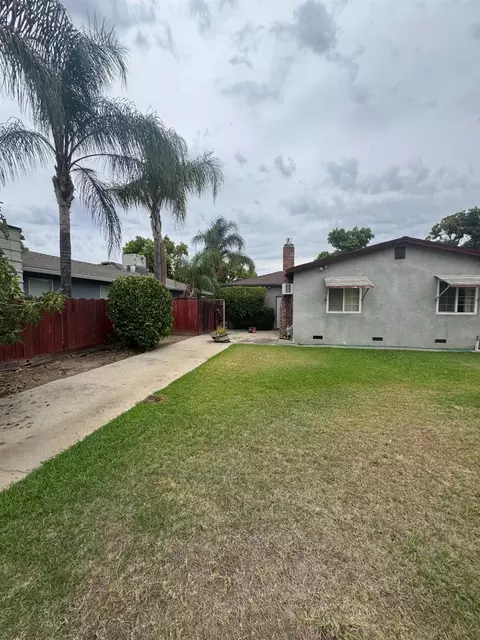 Exterior - 1429 Brannon Ave, Modesto, CA 95350 photo 7 of 8