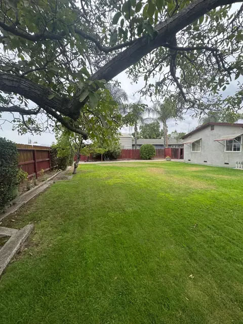 Exterior - 1429 Brannon Ave, Modesto, CA 95350 photo 6 of 8