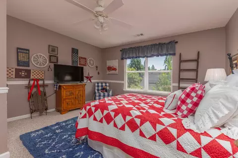 Bedroom - 142 Fieldstone Dr, Murphys, CA 95247 photo 7 of 9