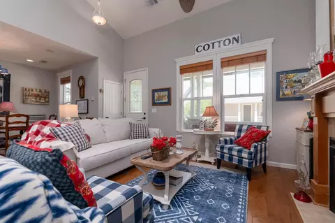 Living - 142 Fieldstone Dr, Murphys, CA 95247 photo 4 of 8