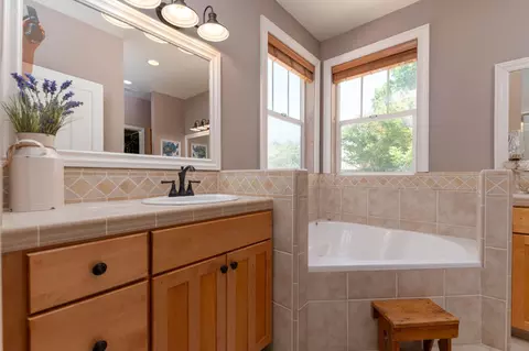 Bath - 142 Fieldstone Dr, Murphys, CA 95247 photo 1 of 6