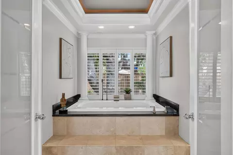 Bath - 4325 Prospect Dr, Carmichael, CA 95608 photo 1 of 10