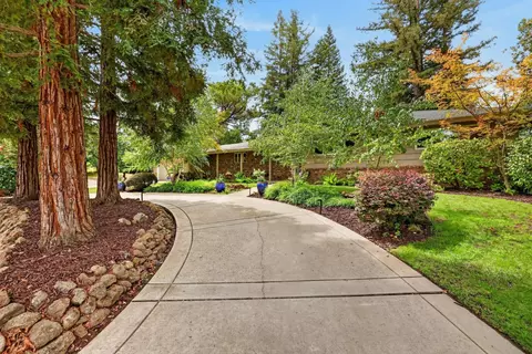 Exterior - 4325 Prospect Dr, Carmichael, CA 95608 photo 8 of 31