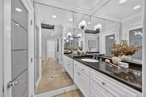 Bath - 4325 Prospect Dr, Carmichael, CA 95608 photo 3 of 10