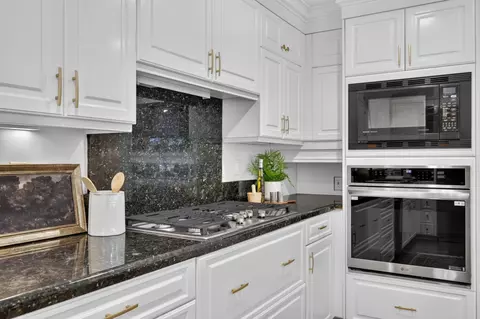 Kitchen - 4325 Prospect Dr, Carmichael, CA 95608 photo 5 of 6
