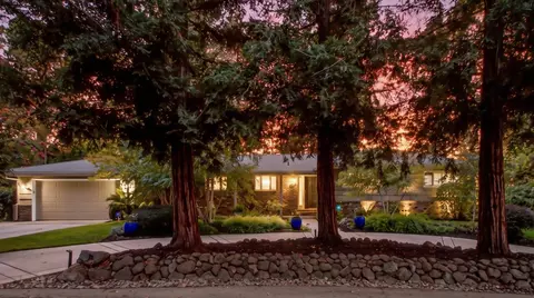 4325 Prospect Dr, Carmichael, CA 95608
