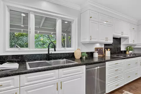 Kitchen - 4325 Prospect Dr, Carmichael, CA 95608 photo 4 of 6