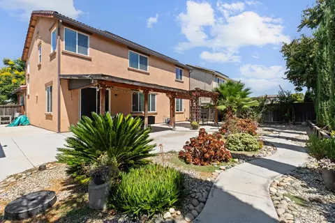 Exterior - 708 Liberty Pt, Lathrop, CA 95330 photo 6 of 8