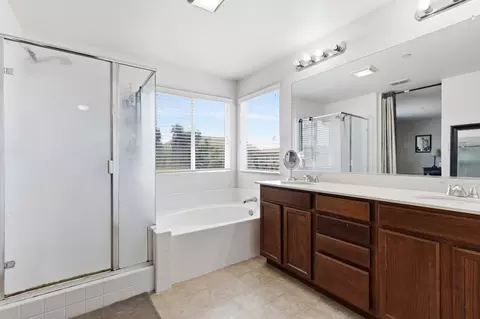 Bath - 708 Liberty Pt, Lathrop, CA 95330 photo 4 of 4