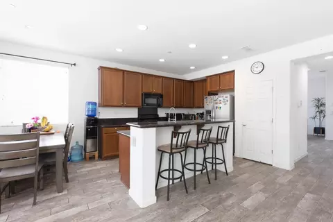 Kitchen - 708 Liberty Pt, Lathrop, CA 95330 photo 2 of 3