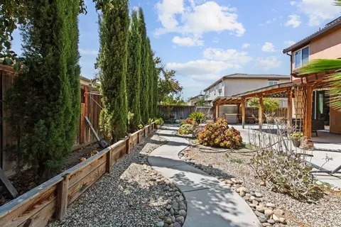 Exterior - 708 Liberty Pt, Lathrop, CA 95330 photo 7 of 8