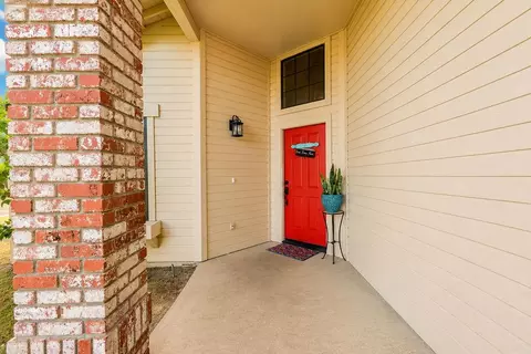 Entry Way - 1720 Shadewood Dr, Modesto, CA 95355 photo 1 of 4