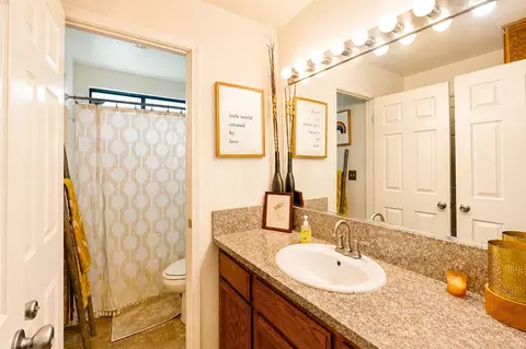 Bath - 1720 Shadewood Dr, Modesto, CA 95355 photo 1 of 6