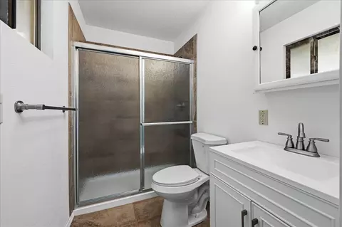 Bath - 454 Lamarque Ct, Grass Valley, CA 95945 photo 2 of 2