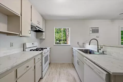 Kitchen - 454 Lamarque Ct, Grass Valley, CA 95945 photo 1 of 4
