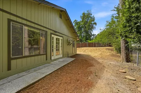 Exterior - 454 Lamarque Ct, Grass Valley, CA 95945 photo 9 of 15
