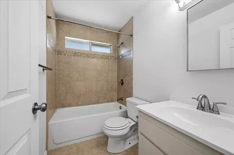 Bath - 454 Lamarque Ct, Grass Valley, CA 95945 photo 1 of 2