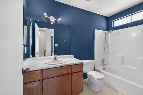 Bath - 824 St Helena Pl, Modesto, CA 95356 photo 3 of 3