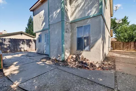 Exterior - 824 St Helena Pl, Modesto, CA 95356 photo 7 of 8