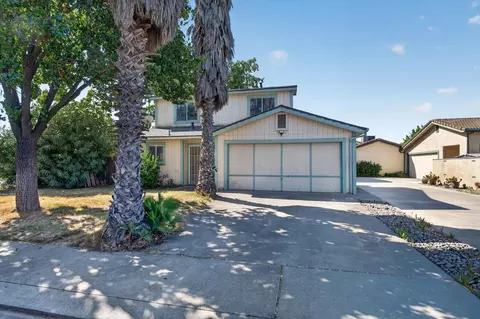 Exterior - 824 St Helena Pl, Modesto, CA 95356 photo 4 of 8