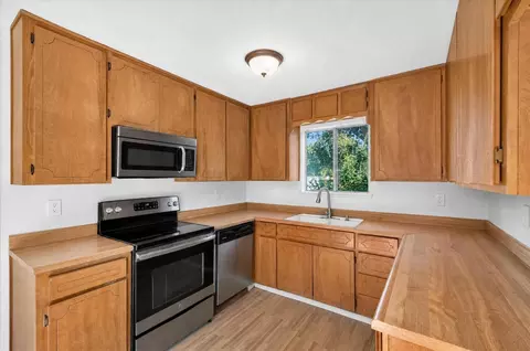 Kitchen - 824 St Helena Pl, Modesto, CA 95356 photo 2 of 2