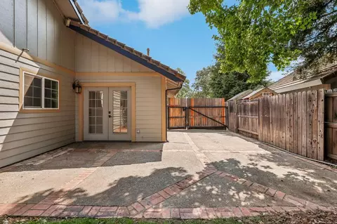 Exterior - 5013 Portia Ct, Carmichael, CA 95608 photo 7 of 10