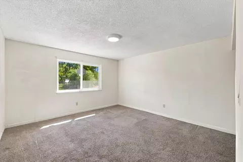 Bedroom - 7331 Hazel Ave, Orangevale, CA 95662 photo 4 of 7