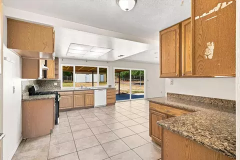 Kitchen - 7331 Hazel Ave, Orangevale, CA 95662 photo 2 of 5