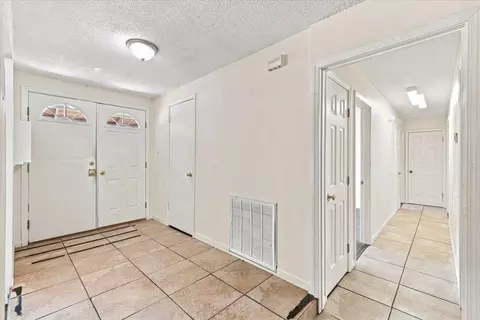 Entry Way - 7331 Hazel Ave, Orangevale, CA 95662 photo 1 of 4