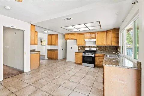 Kitchen - 7331 Hazel Ave, Orangevale, CA 95662 photo 5 of 5