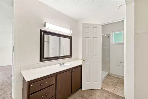 Bath - 7331 Hazel Ave, Orangevale, CA 95662 photo 1 of 2