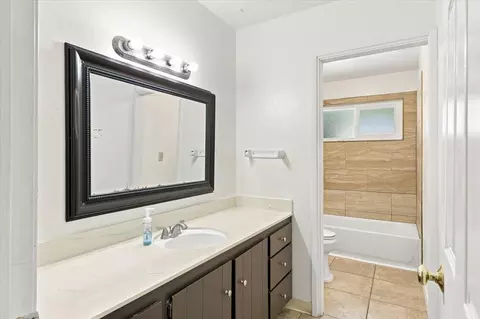 Bath - 7331 Hazel Ave, Orangevale, CA 95662 photo 2 of 2