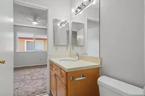 Bath - 5245 Manzanita Way # 4, Carmichael, CA 95608 photo 2 of 3