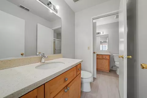 Bath - 5245 Manzanita Way # 4, Carmichael, CA 95608 photo 3 of 3